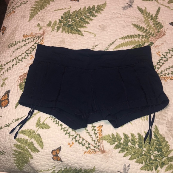 Lu lu lemon women’s Shorts - Picture 1 of 14